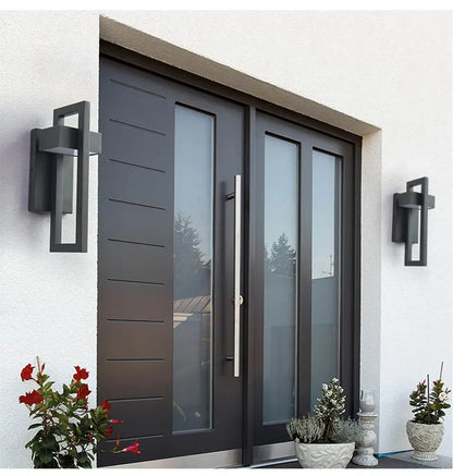 Verthara Premium Retro Black Outdoor LED Wall Lantern