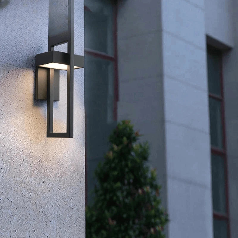 Verthara Premium Retro Black Outdoor LED Wall Lantern