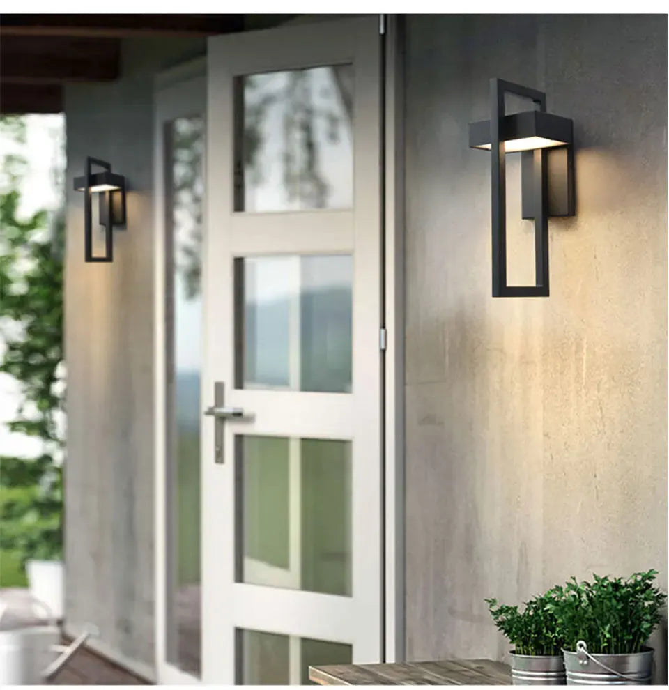 Verthara Premium Retro Black Outdoor LED Wall Lantern