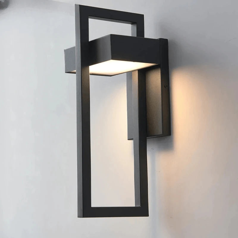 Verthara Premium Retro Black Outdoor LED Wall Lantern