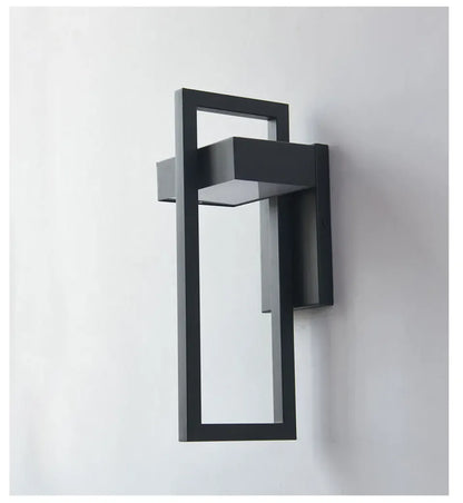Verthara Premium Retro Black Outdoor LED Wall Lantern