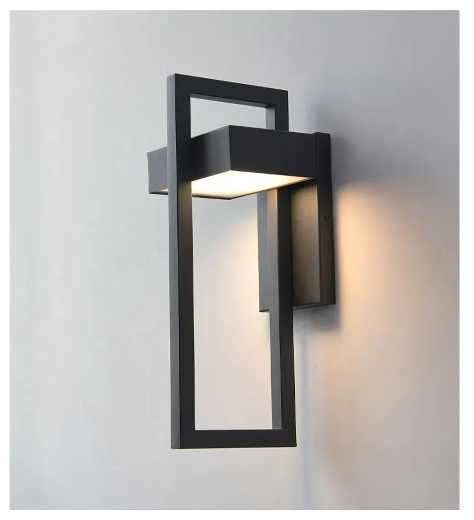 Verthara Premium Retro Black Outdoor LED Wall Lantern