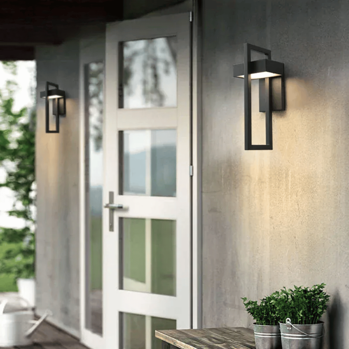 Verthara Premium Retro Black Outdoor LED Wall Lantern