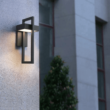 Verthara Premium Retro Black Outdoor LED Wall Lantern