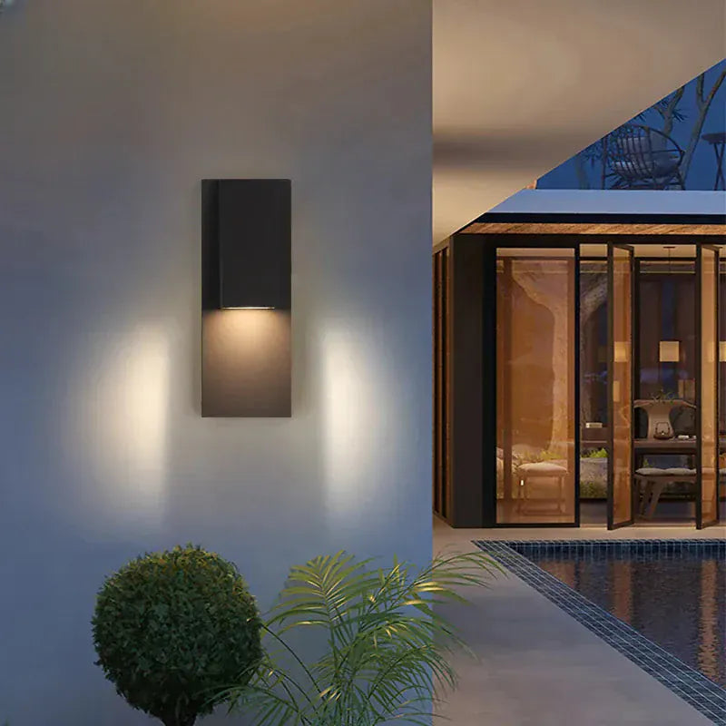 Verthara Premium Retro Black Outdoor LED Wall Sconce