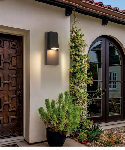 Verthara Premium Retro Black Outdoor LED Wall Sconce