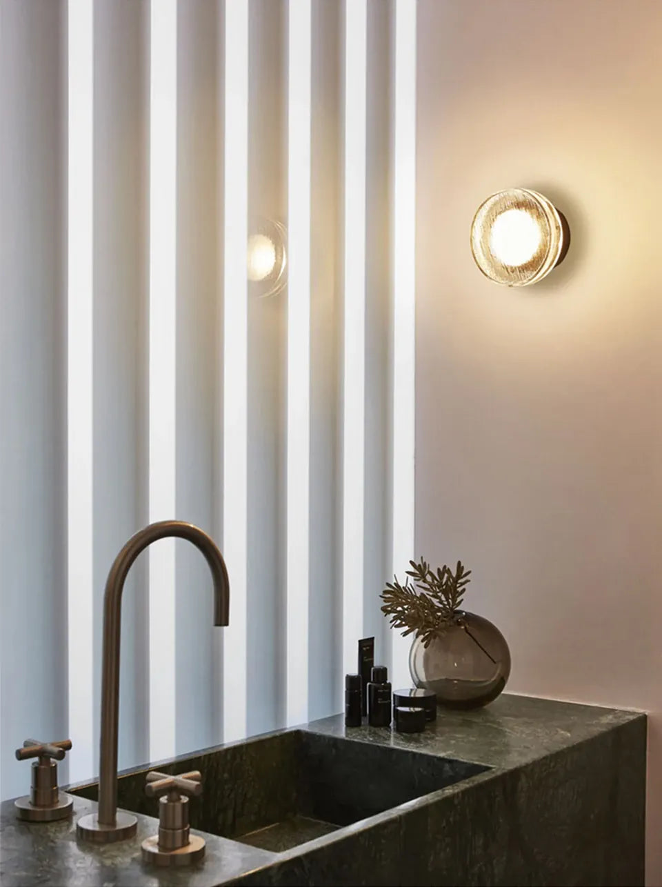 Verthara Premium Round Black Outdoor LED Wall Sconce