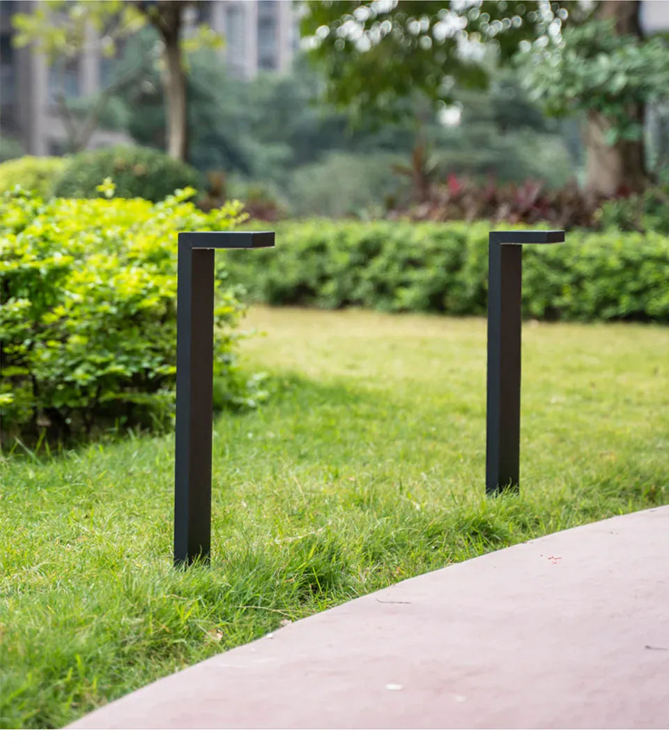 Verthara Premium Solar Aluminium Pathway Garden Lamp