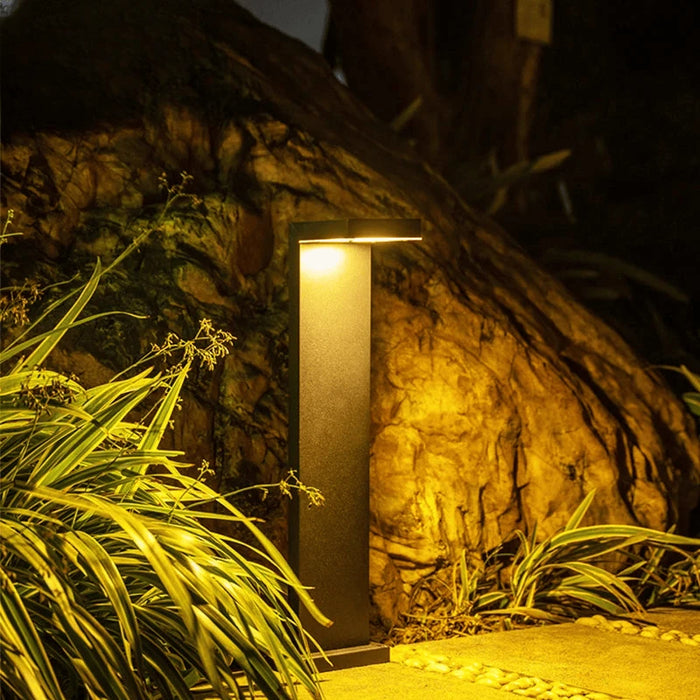 Verthara Premium Solar Aluminium Pathway Garden Lamp
