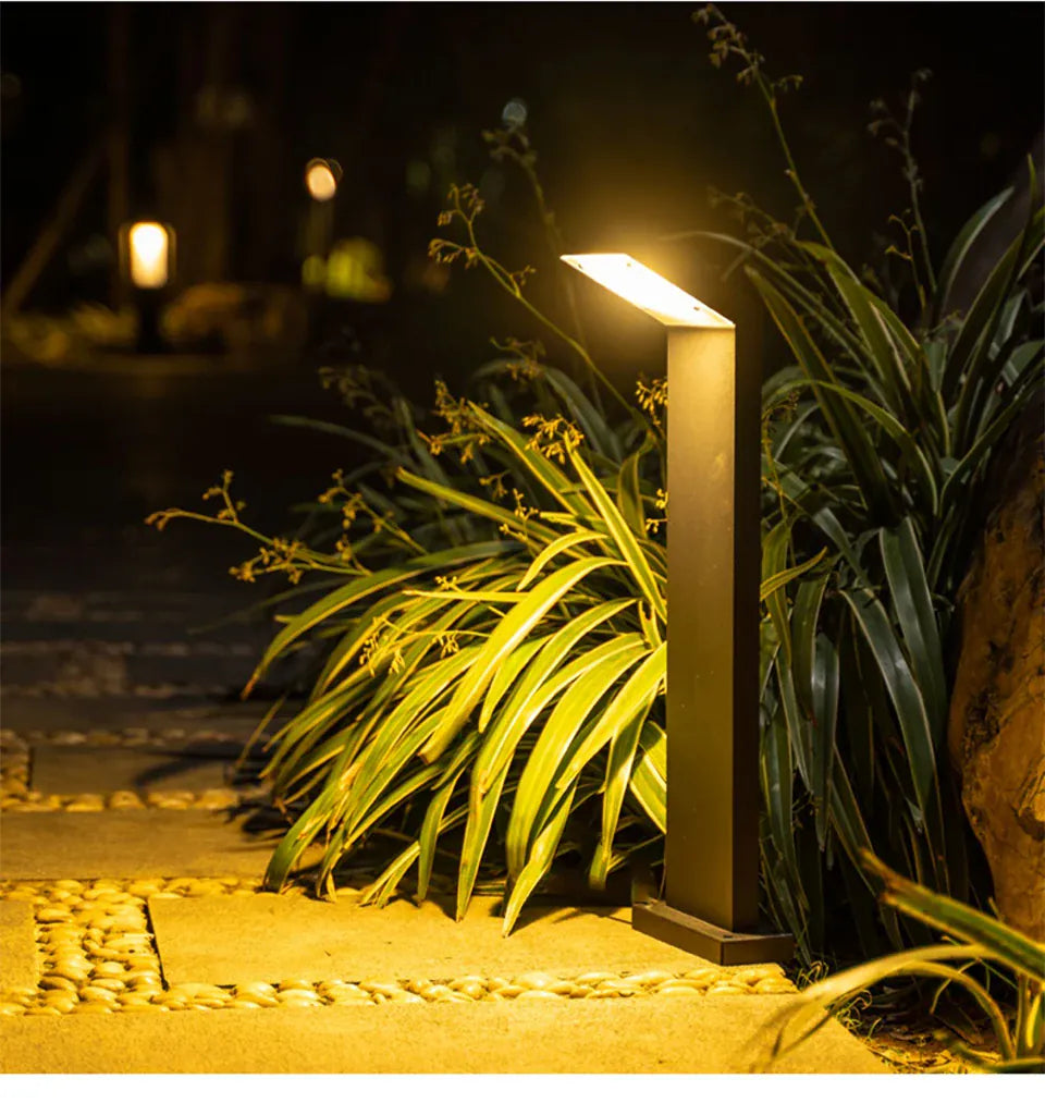 Verthara Premium Solar Aluminium Pathway Garden Lamp