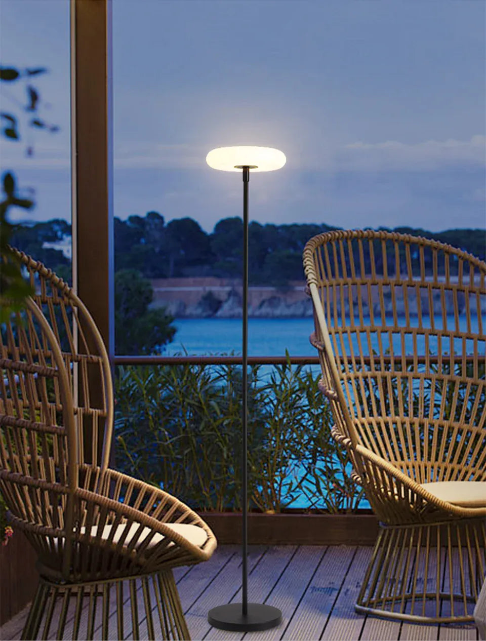 Verthara Premium Solar Cordless Outdoor Floor Lamp