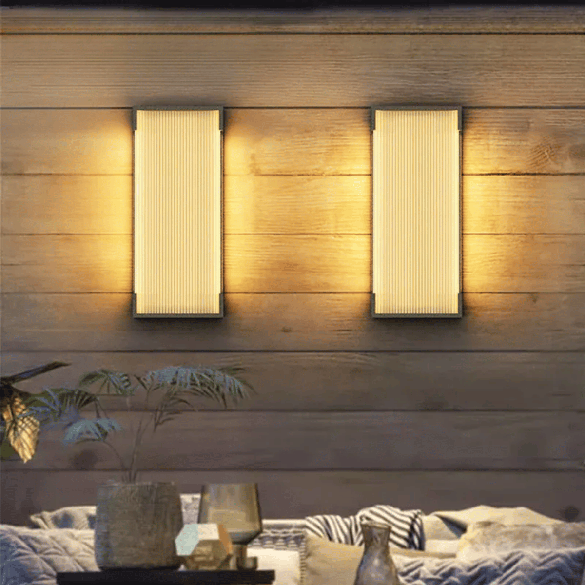 Verthara Premium Solar LED Wall Light - Outdoor Mount - Waterproof - Automatic On/Off - Stainless Steel - Modern Design - For Garden and Patio D 35cm