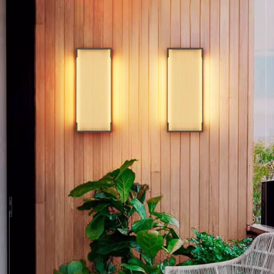 Verthara Premium Solar Stainless Steel Outdoor Wall Light