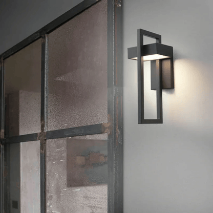 Verthara Premium Retro Black Outdoor LED Wall Lantern