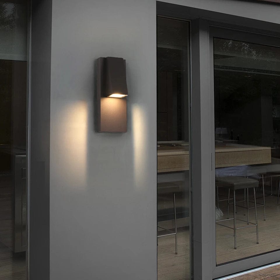 Verthara Waterproof Vintage Black Outdoor Wall Light – 18W LED Sconce for Garden and Porch, Retro Exterior Wall Lantern Cold White