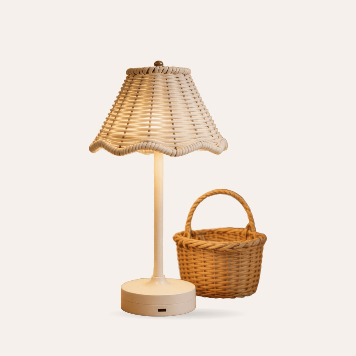 Vintage Rattan Table Lamp